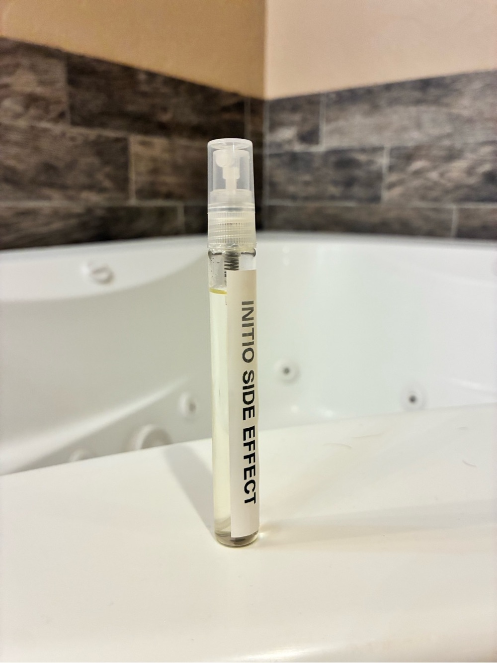 Initio Side Effect 10 ml decant Travel Spray